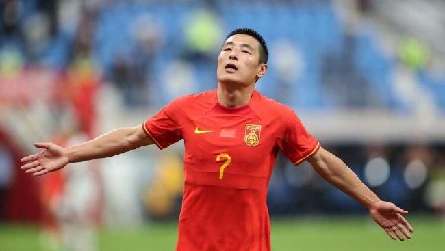 记者：塔雷米不是国米一月目标，俱乐部相信进攻阵容已经完整Fabrizio Biasin在社交媒体上这样写道：“塔雷米不是国米一月份的锋线引援目标，最多是下个赛季的。